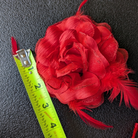 Pinup Red Floral Hair Clip / Brooch - Picture 2 of 3